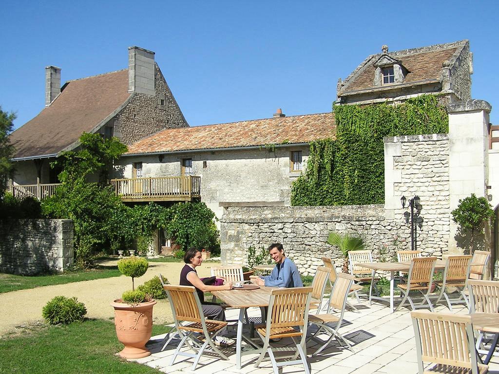 Le Pigeonnier Du Perron Hotel Availles-en-Chatellerault Exteriör bild