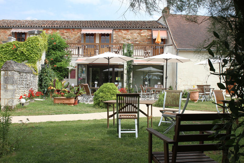 Le Pigeonnier Du Perron Hotel Availles-en-Chatellerault Exteriör bild