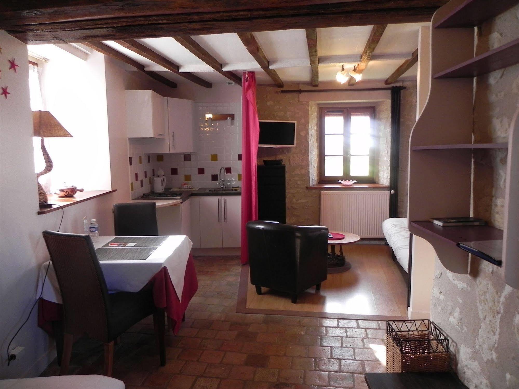 Le Pigeonnier Du Perron Hotel Availles-en-Chatellerault Exteriör bild